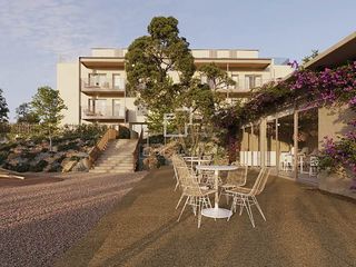 Flat in Nueva Santa Barbara - Cruz de Gracia. Piso en excelentes condiciones de 3 dormitorios con 40m de jardí