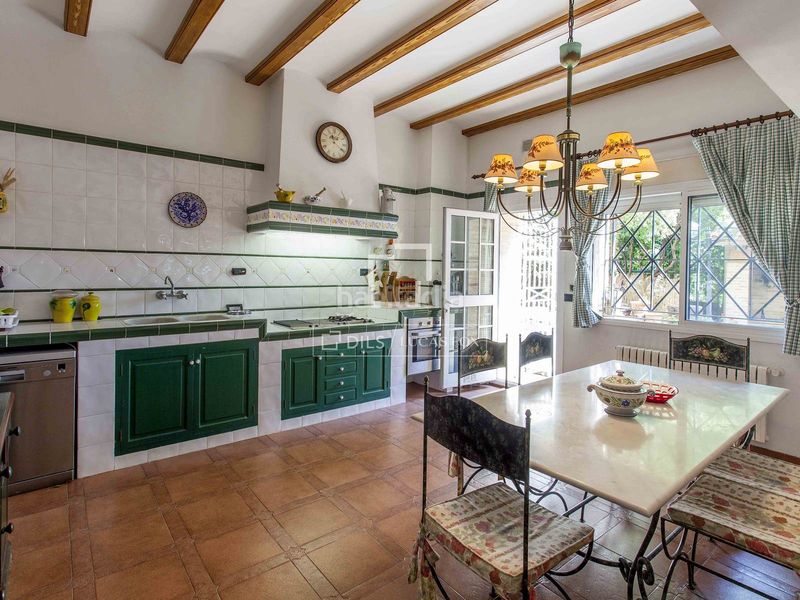 Foto 3358d31b-67e1-4e8d-bc0c-7b332176df1e. Xalet amb calefacció aparcament piscina a Casas Verdes - Ermita Godella