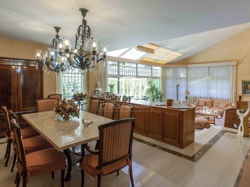 Foto 379578f3-7833-4dbf-9711-70b569735e34. Xalet amb calefacció aparcament piscina a Casas Verdes - Ermita Godella