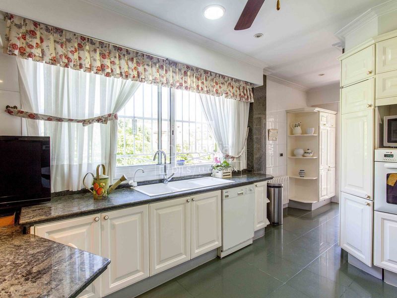 Foto 48c4d9dc-3edb-42c2-afbe-20c0345dd5c6. Xalet amb calefacció aparcament piscina a Casas Verdes - Ermita Godella