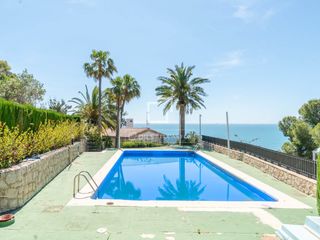 Chalet in La Renegà-Torre Bellver-Les Platgetes. Casa  villa de 6 dormitorios en venta en benicasim, valencia