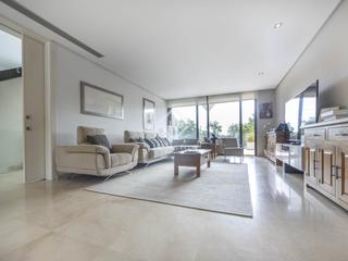 Chalet à Godella. Magnífica villa en venta en la zona residencial de campolivar.