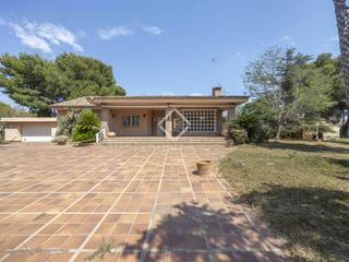Chalet à La Cañada. Casa de 3 dormitorios en venta en la cañada, valencia