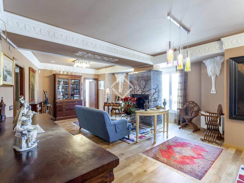 Foto f990f438-2557-45c4-98fd-d6ed1d8116e3. Alquiler piso  exclusivo y soleado en perfecto estado en alquiler en un edificio modernista de ruzafa en Valencia