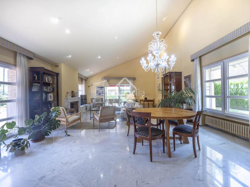 Foto 3c52706c-40fa-47a1-938c-fae83372b977. Xalet amb calefacció aparcament a Casas Verdes - Ermita Godella