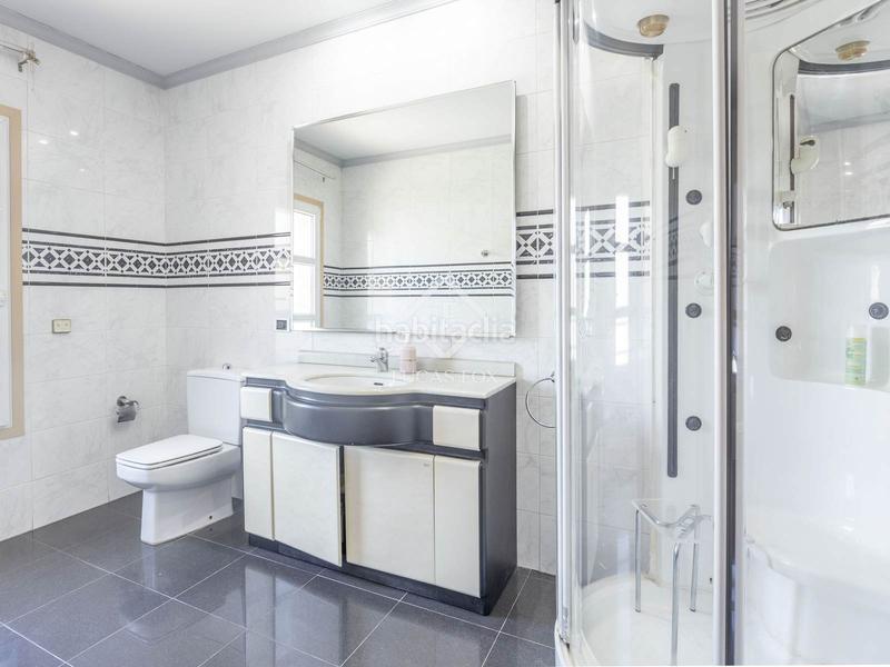 Foto d3244088-0e6f-45d8-bd68-1005f3885387. Xalet amb calefacció aparcament a Casas Verdes - Ermita Godella