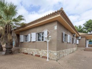 Location Chalet à La Cañada. Casa en excelentes condiciones de 5 dormitorios en alquiler en l