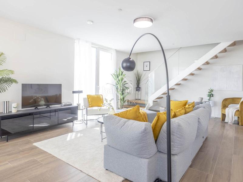 Foto 5974d9a3-cd0e-4d4b-9620-608f24cc67d6. Penthouse with heating parking pool in Sant Pau Valencia