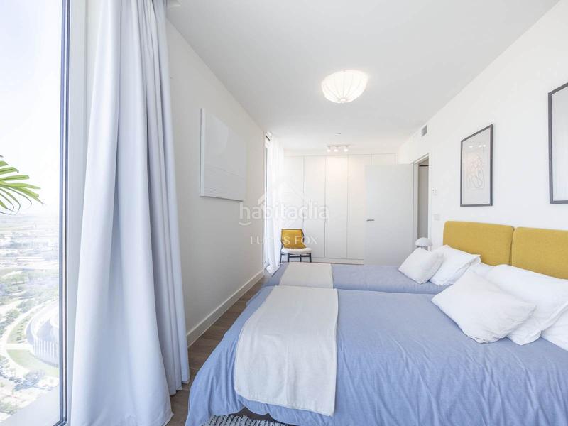 Foto 7f276a5d-0d9d-4d62-a89c-5e127685c5b3. Penthouse with heating parking pool in Sant Pau Valencia