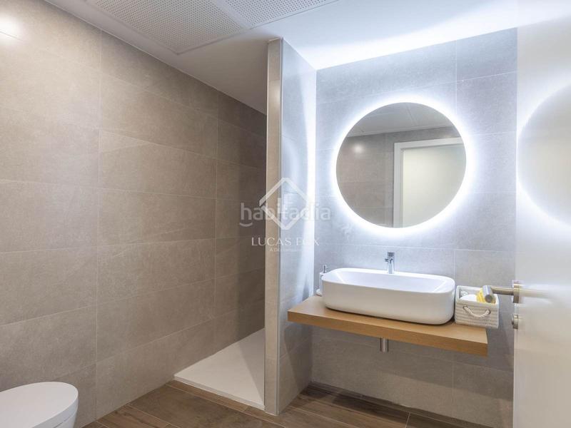 Foto 8e2739d6-ba5b-4c77-8408-0871acd08973. Penthouse with heating parking pool in Sant Pau Valencia