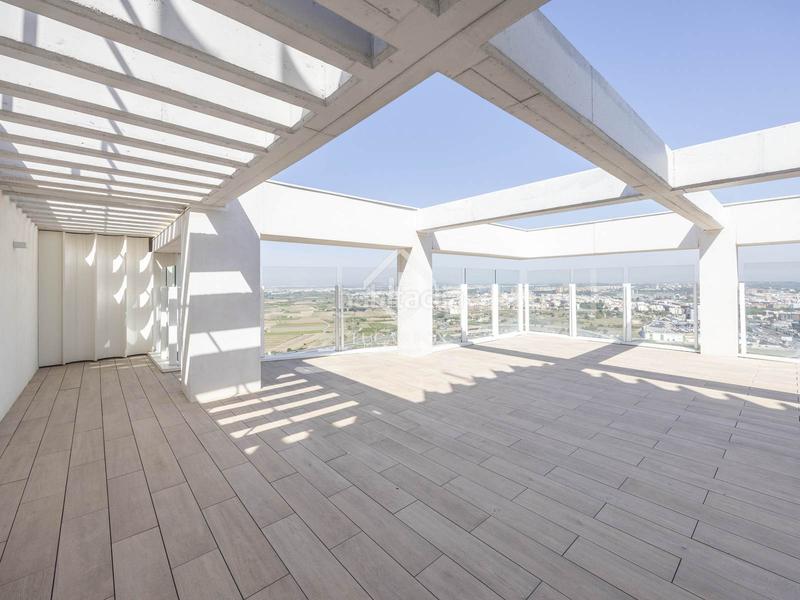 Foto 95026591-c229-42e2-98b9-11feb5b9c3b0. Penthouse with heating parking pool in Sant Pau Valencia