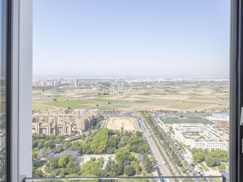 Foto b214bcf8-7cf0-4d39-87ed-e19e8a8874e2. Penthouse with heating parking pool in Sant Pau Valencia