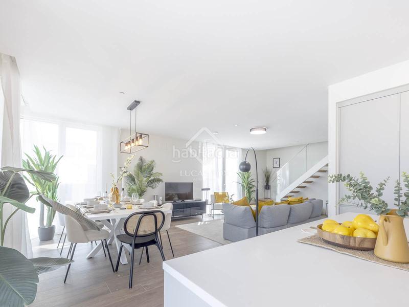 Foto dc6e2592-ba86-4094-af5e-09ac5dcdba01. Penthouse with heating parking pool in Sant Pau Valencia