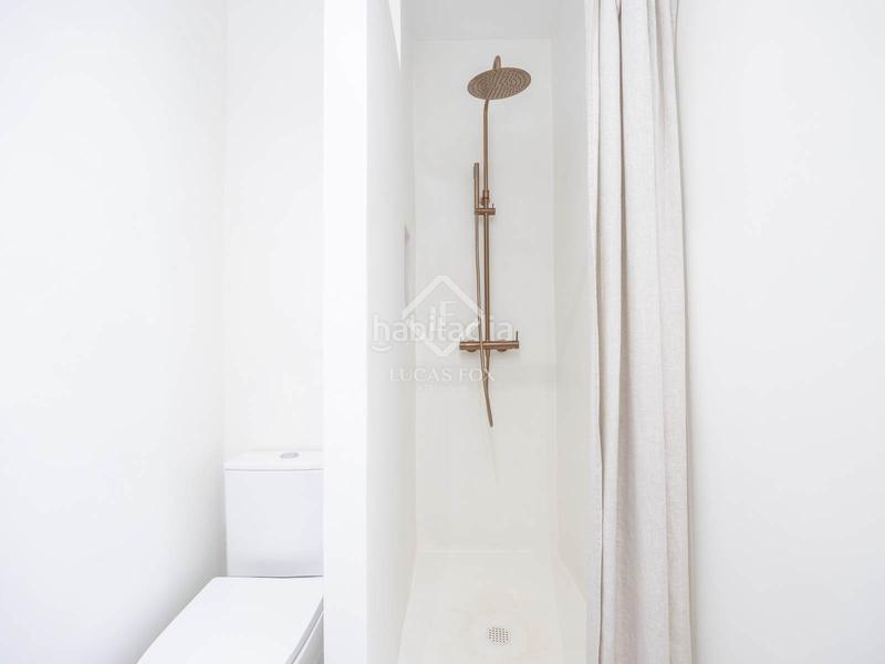 Foto 79ae8773-6712-40a5-b7e1-190077bf0e3c. Alquiler piso excelente piso modernista completamente amueblado con un diseño contemporáneo, acabados de alta calidad, 3 dormitorios dobles, 3 b en Valencia