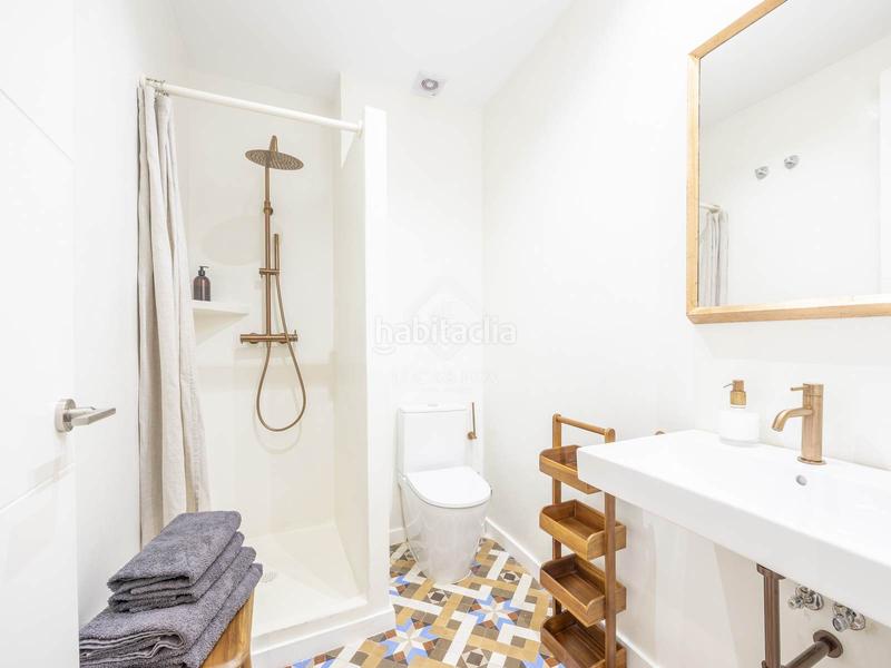 Foto 87b5dc4a-746e-4725-bb8e-fa1de6474bed. Alquiler piso excelente piso modernista completamente amueblado con un diseño contemporáneo, acabados de alta calidad, 3 dormitorios dobles, 3 b en Valencia