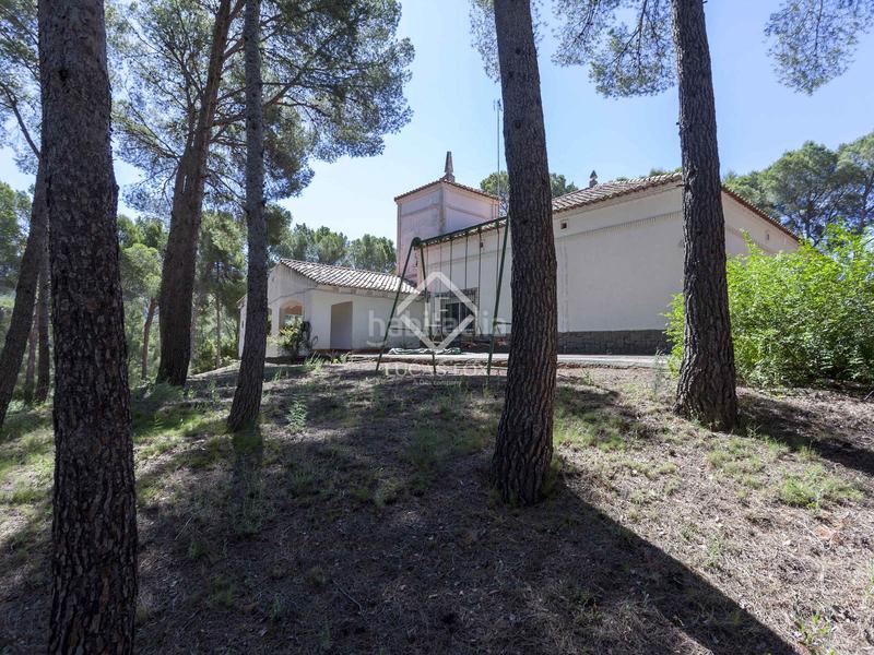 Foto 764366c3-3829-42c2-a593-9849db8555c2. Chalet parcela con casa en venta , valencia en Casco Urbano Náquera