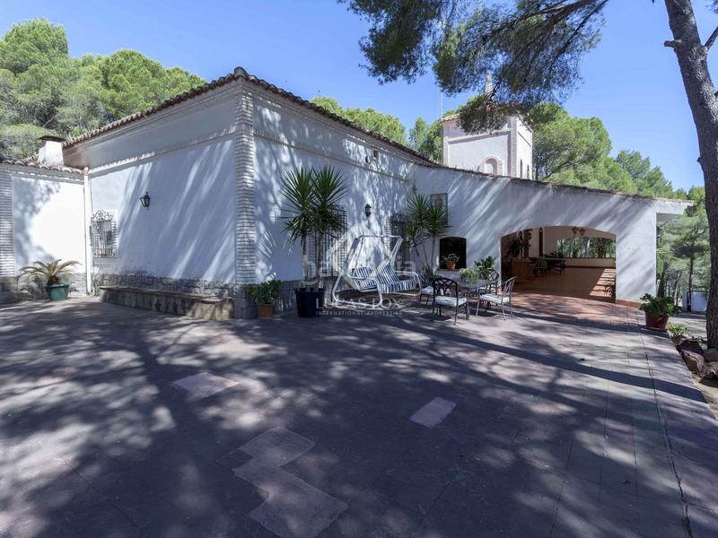 Foto eb33ed44-1a6c-4af8-b7cb-6901211366d4. Chalet parcela con casa en venta , valencia en Casco Urbano Náquera