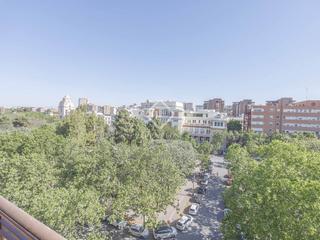 Piso en Exposició. Piso con vistas espectaculares en venta en el pla del real, vale