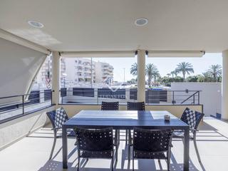 Chalet en Canet den Berenguer. Casa en excelentes condiciones de 4 dormitorios en venta en cane