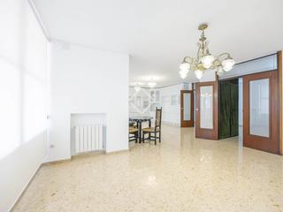 Lloguer Pis a Sant Francesc. Piso de 238 m con 6 dormitorios y una terraza de 30 m en alquile