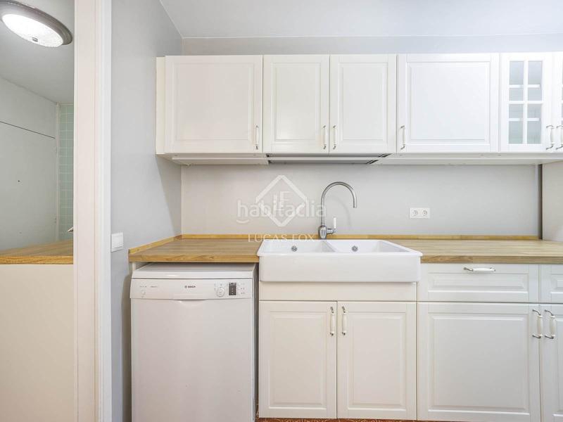 Foto c50285dd-f618-4ebd-a4cc-88de9419ddef. Rent flat with heating parking in Sant Francesc Valencia