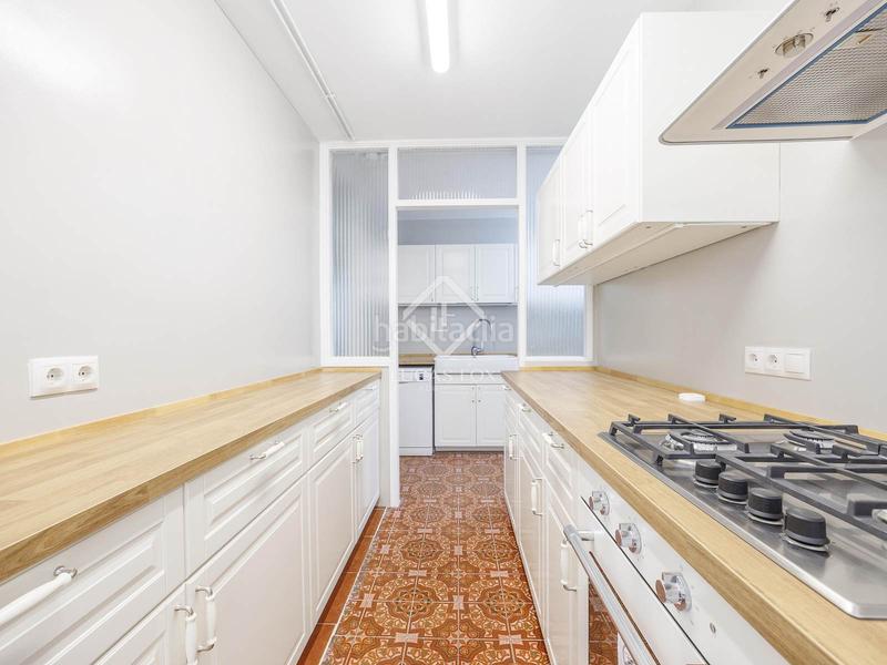 Foto ddec04cc-f4ff-4b5c-9766-6db00018ee0a. Rent flat with heating parking in Sant Francesc Valencia