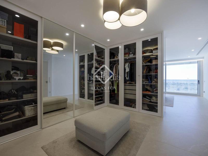 Foto 371d919b-2aff-47ba-8727-655fc9c2ff92. Chalet  en excelentes condiciones de 5 dormitorios en primera línea de la playa de almardá. en Sagunt