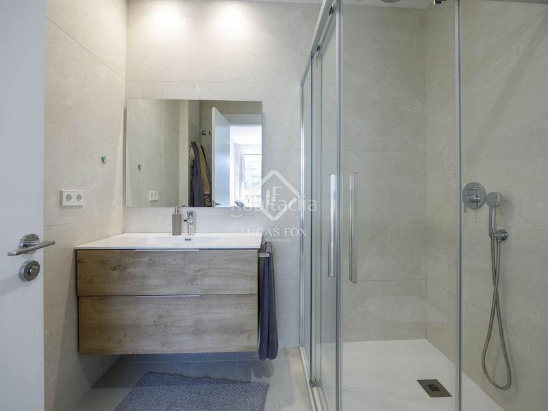 Foto 39a6fb1b-a21b-42fd-b2d9-55ca20b87968. Chalet  en excelentes condiciones de 5 dormitorios en primera línea de la playa de almardá. en Sagunt