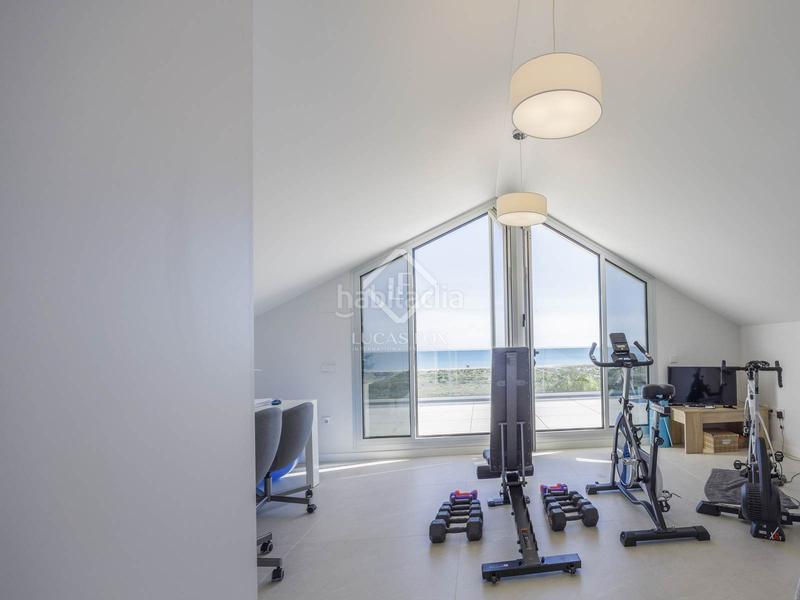 Foto 3b88a197-ae35-4685-99a5-61551ca4470a. Chalet  en excelentes condiciones de 5 dormitorios en primera línea de la playa de almardá. en Sagunt