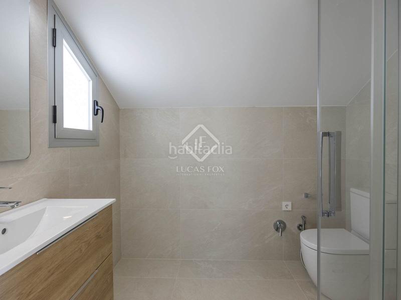 Foto 41b37b11-abe9-4f4e-ae71-7996504f822c. Chalet  en excelentes condiciones de 5 dormitorios en primera línea de la playa de almardá. en Sagunt