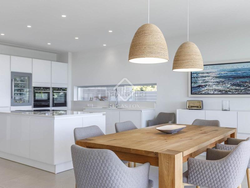 Foto 4f14316e-6c04-462b-a93c-9f6342bce335. Chalet  en excelentes condiciones de 5 dormitorios en primera línea de la playa de almardá. en Sagunt