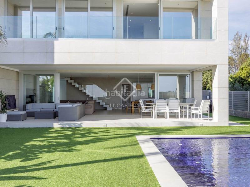 Foto 713a8b06-5bd9-473f-a89a-5103fd15eaf5. Chalet  en excelentes condiciones de 5 dormitorios en primera línea de la playa de almardá. en Sagunt