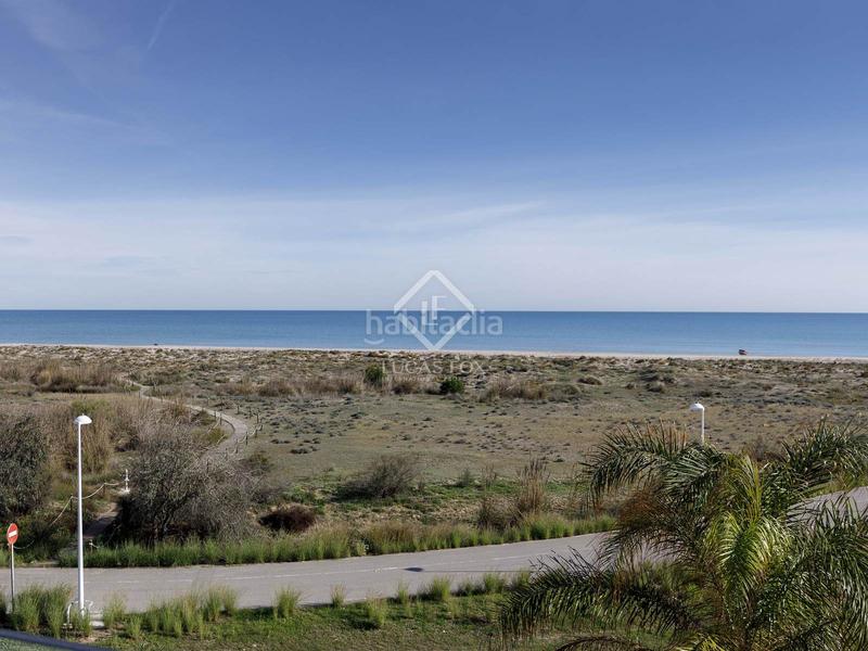 Foto c3daac90-3a6e-4798-a42f-2af69a574f1b. Chalet  en excelentes condiciones de 5 dormitorios en primera línea de la playa de almardá. en Sagunt