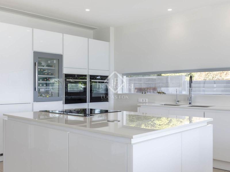 Foto d1723cf2-7011-4b72-8695-9267ee9e1656. Chalet  en excelentes condiciones de 5 dormitorios en primera línea de la playa de almardá. en Sagunt