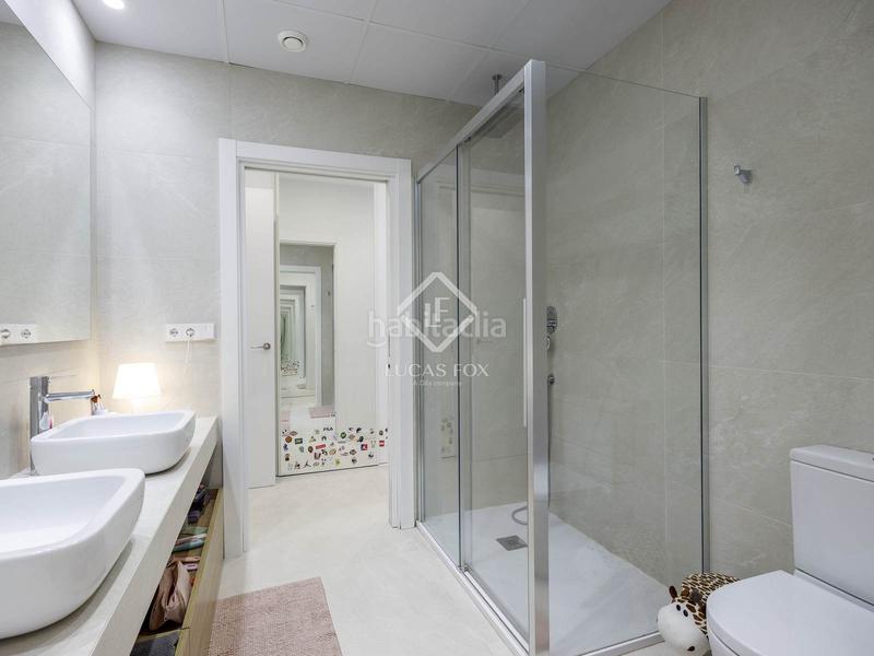 Foto dbfec38c-30e5-4ab2-ada0-83096ce9ea36. Chalet  en excelentes condiciones de 5 dormitorios en primera línea de la playa de almardá. en Sagunt