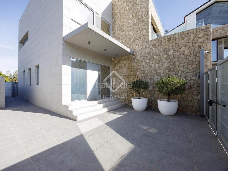 Foto f98afc81-7910-4115-9561-63f05d51ebbd. Chalet  en excelentes condiciones de 5 dormitorios en primera línea de la playa de almardá. en Sagunt