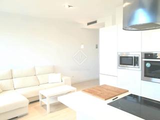 Appartement à Gran Via. Luminoso y alegre piso, totalmente renovado, con 2 dormitorios e