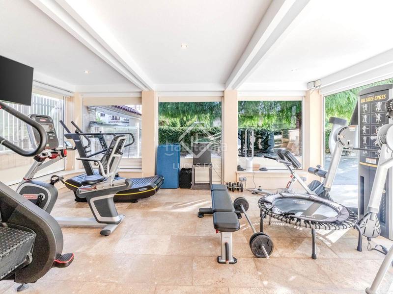 Foto 03227ee8-5d70-4633-bddb-94aba344f0dc. Chalet con riscaldamento parcheggio piscina in les botigues de Sitges Sitges