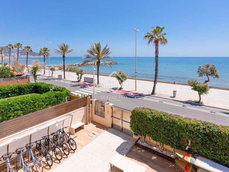 Foto 729f1441-61d4-41d4-9eaa-0db0d45d9bb7. Chalet con riscaldamento parcheggio piscina in les botigues de Sitges Sitges