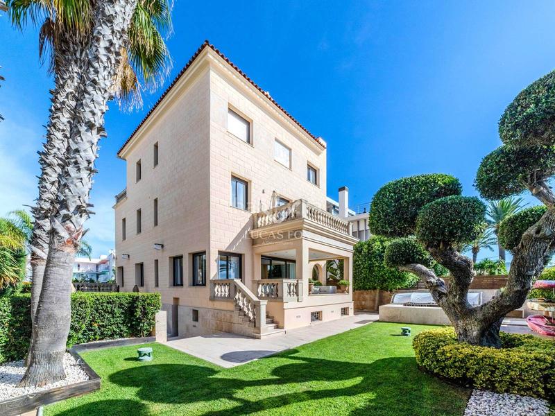 Foto 7507f133-62cf-4807-84d2-6c4c5f71ad19. Chalet con riscaldamento parcheggio piscina in les botigues de Sitges Sitges