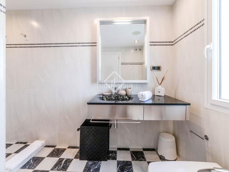 Foto 7b5ad1e4-f71c-44fd-8f6f-7b7f1950a3b3. Chalet con riscaldamento parcheggio piscina in les botigues de Sitges Sitges