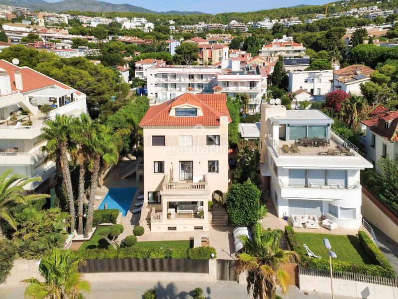 Foto 906ba93e-beea-4c4a-a55b-4b61fbf2f22c. Chalet con riscaldamento parcheggio piscina in les botigues de Sitges Sitges