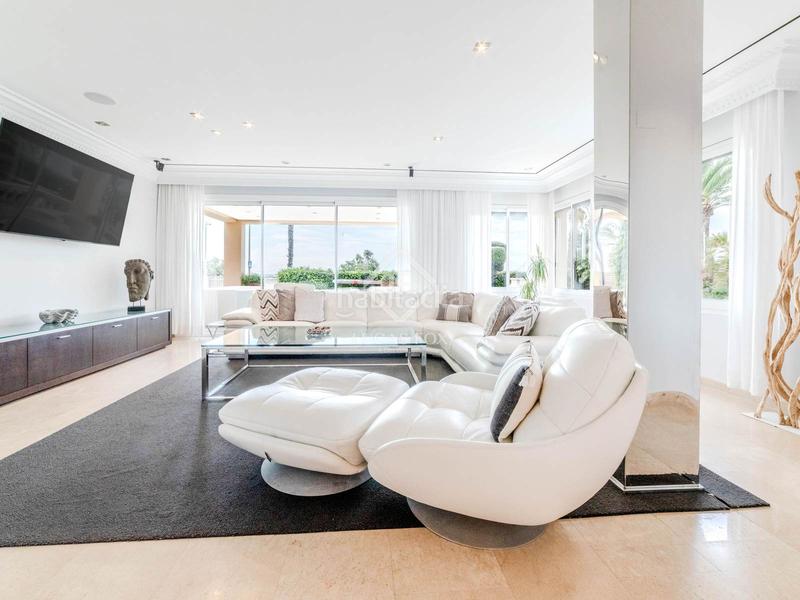 Foto 96330eef-bcb2-407b-a0c3-d39e0cf6828f. Chalet con riscaldamento parcheggio piscina in les botigues de Sitges Sitges