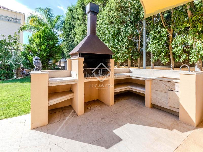 Foto a41493dd-3c20-44c3-8c2a-1f86916db8a2. Chalet con riscaldamento parcheggio piscina in les botigues de Sitges Sitges