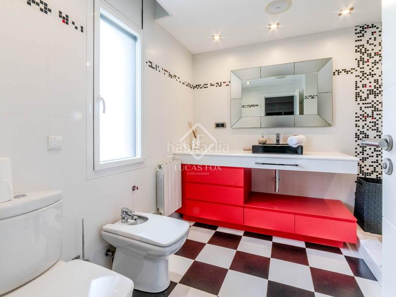 Foto b2089f9b-4baf-42ad-994c-a0dad052a78c. Chalet con riscaldamento parcheggio piscina in les botigues de Sitges Sitges