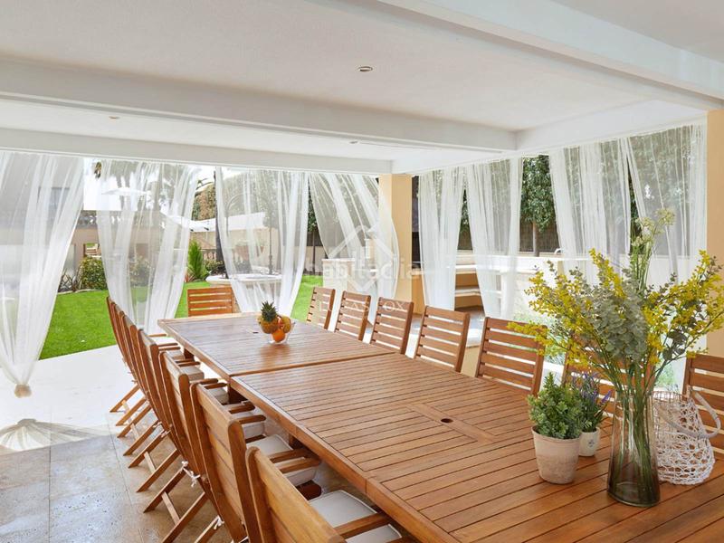 Foto f1de3117-3a1b-45af-8c64-51a358da797b. Chalet con riscaldamento parcheggio piscina in les botigues de Sitges Sitges