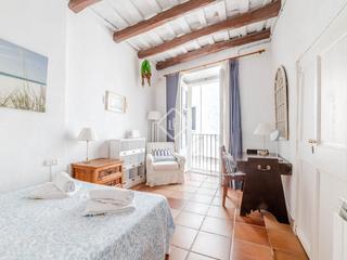 Chalet in Centre. Casa  villa de 4 dormitorios con 17m terraza en venta en sitges