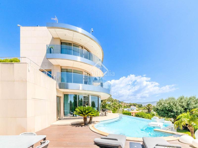 Foto b4f3352d-0c1b-4f96-b01d-a2813d775b1d. Chalet avec chauffage parking piscine dans Can Girona - Terramar - Vinyet Sitges