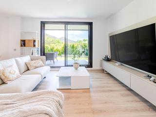 Pis a Aiguadolç - Sant Sebastià. Piso moderno de 3 dormitorios con jardín privado   y vistas a la