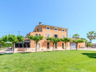 Masia a Granada (La). Exclusiva masía renovada de 6 dormitorios en venta en penedès